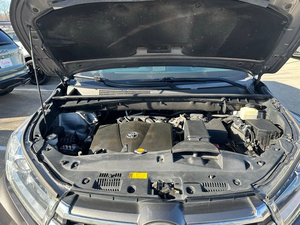 Used 2017 Toyota Highlander Limited image 9
