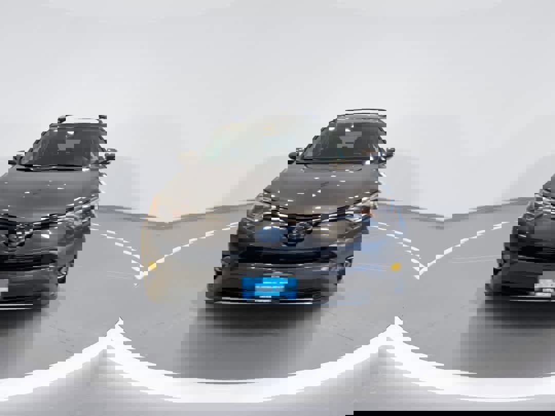 Used 2016 Toyota RAV4 Limited w/ Advanced Technology Package image 3