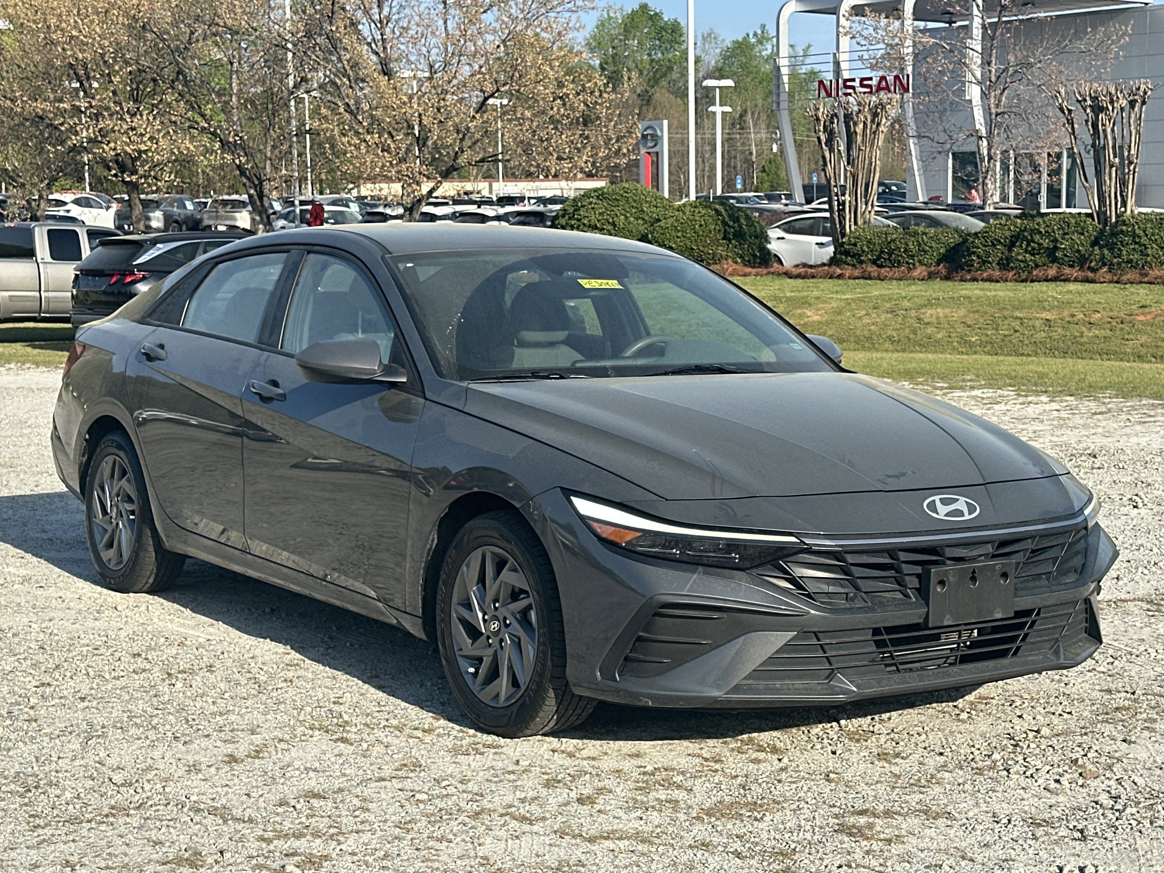 Used 2024 Hyundai Elantra SEL image 3