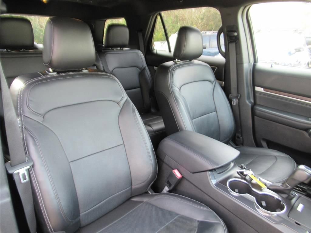 Used 2019 Ford Explorer Limited w/ Class III Trailer Tow Package image 9