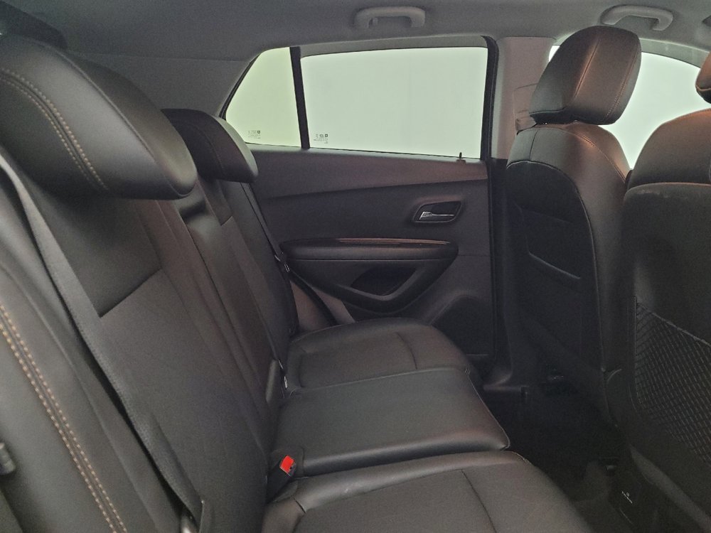 Used 2022 Chevrolet Trax LT w/ LT Convenience Package image 19