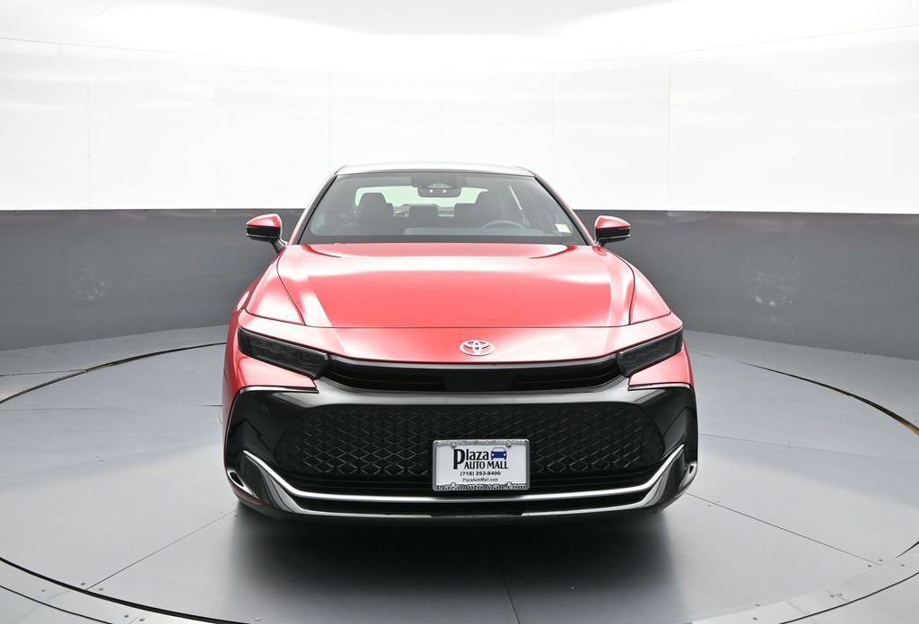 Used 2023 Toyota Crown Limited w/ Advanced Technology Package image 2