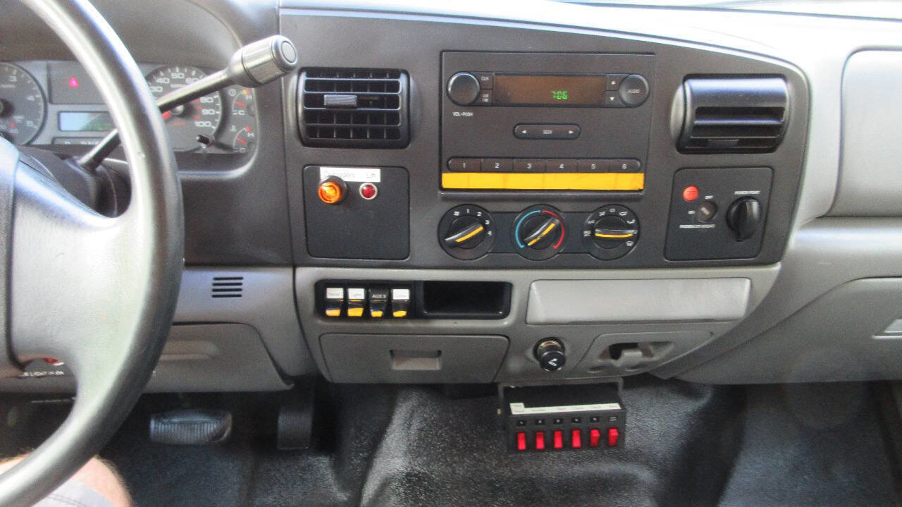 Used 2007 Ford F550 2WD Regular Cab Super Duty image 39