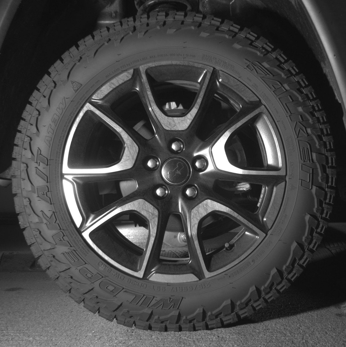 Used 2025 Jeep Compass Trailhawk AWD/4WD image 15