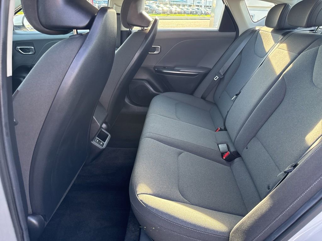 Used 2025 Kia K4 LXS image 16