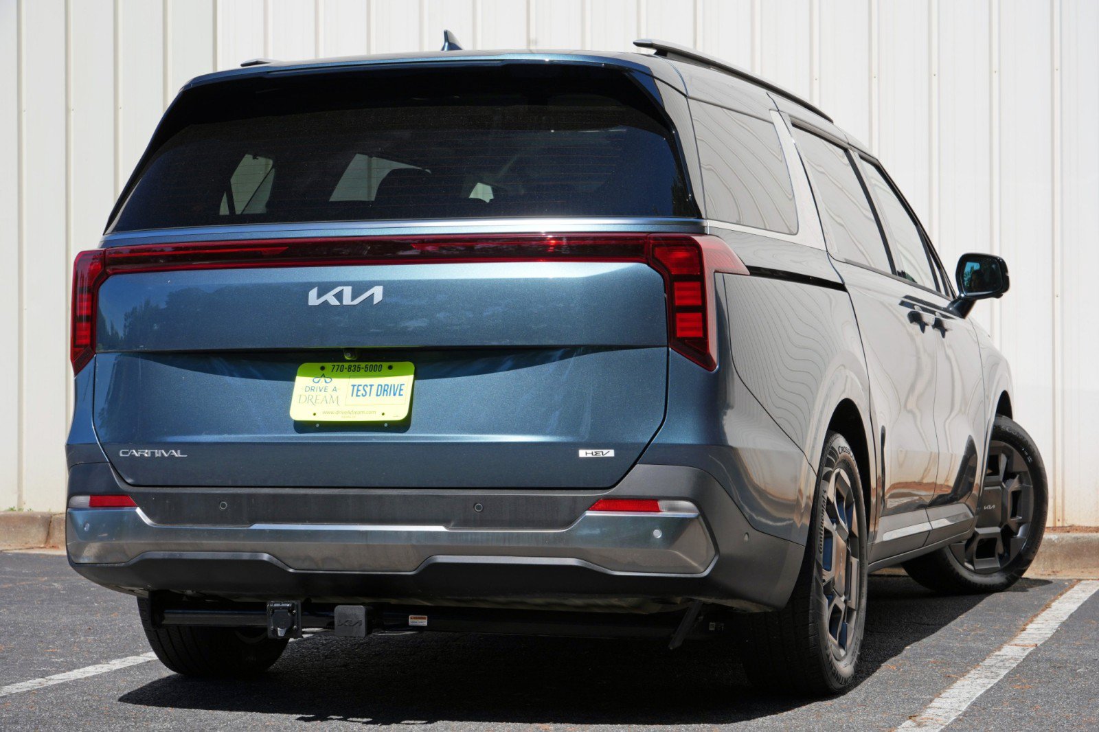 Used 2025 Kia Carnival SX FWD image 5