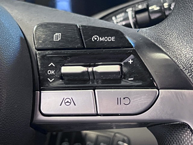 Used 2023 Hyundai Elantra SE FWD image 21
