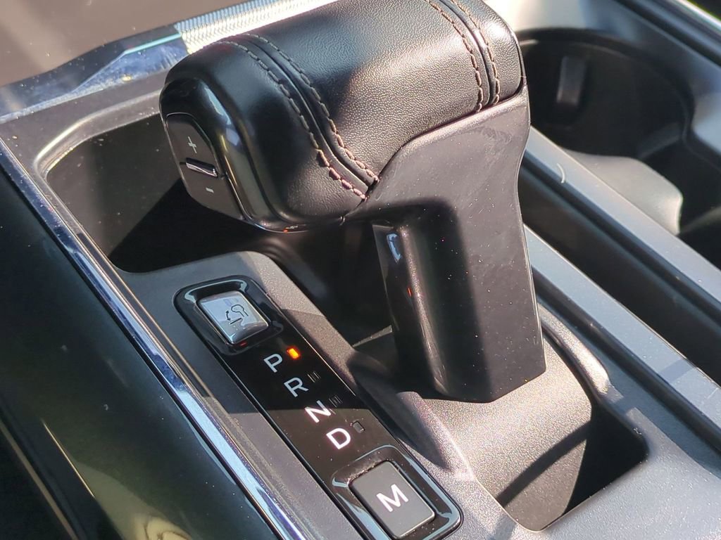 Certified 2022 Ford F150 Lariat w/ Equipment Group 502A High image 16