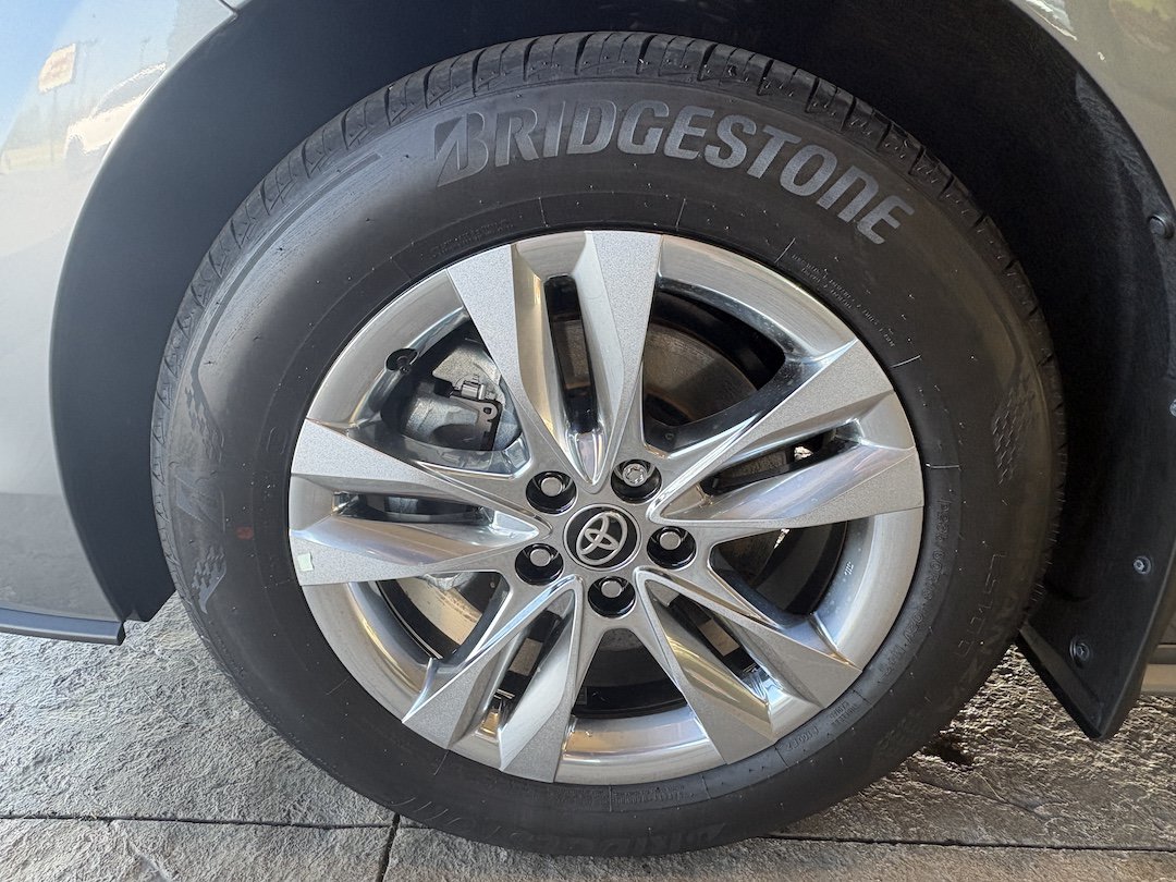 Used 2026 Toyota Sienna XLE AWD/4WD image 10