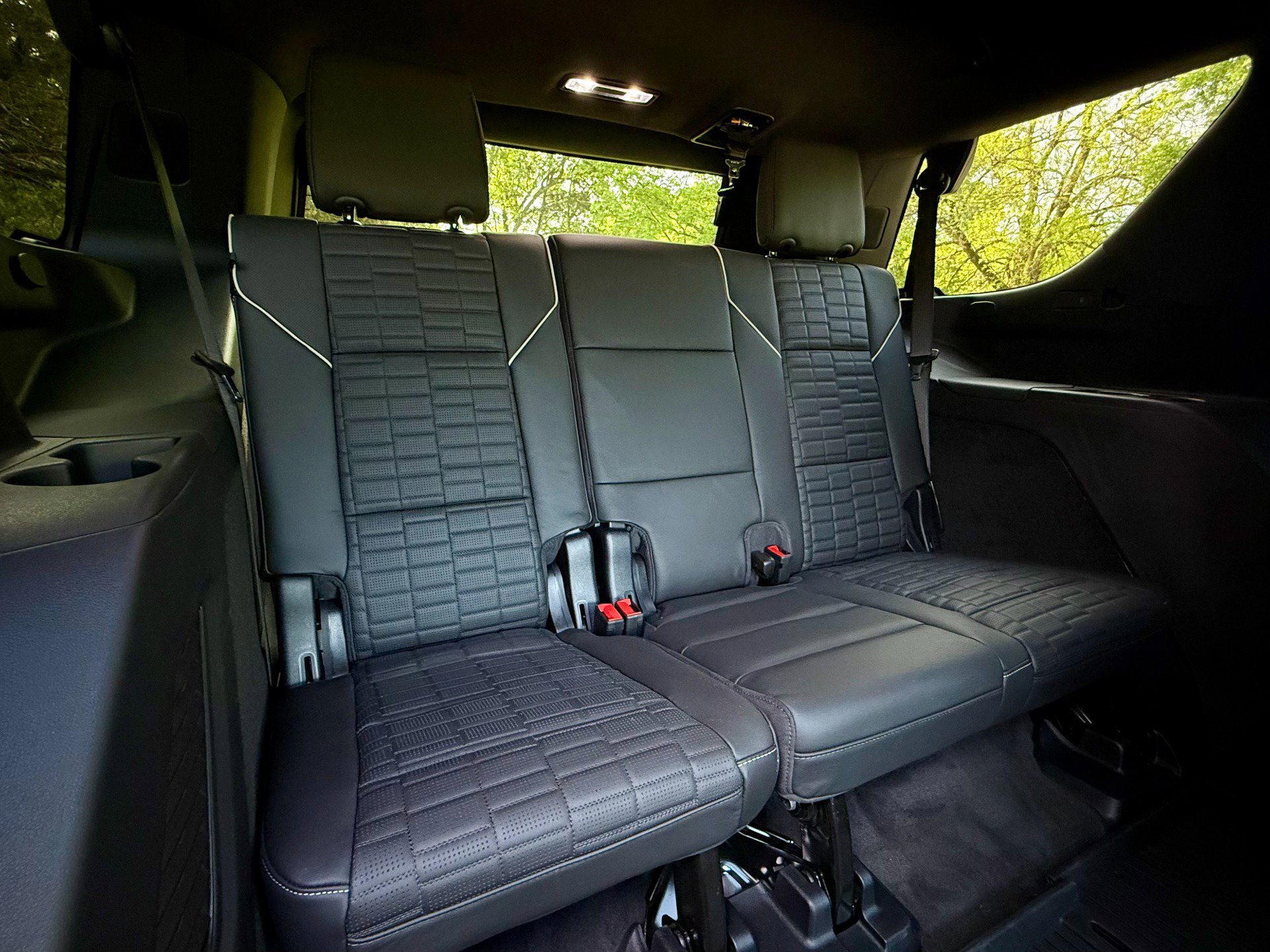 Used 2025 Cadillac Escalade Sport Platinum w/ LPO, ONYX Package image 38