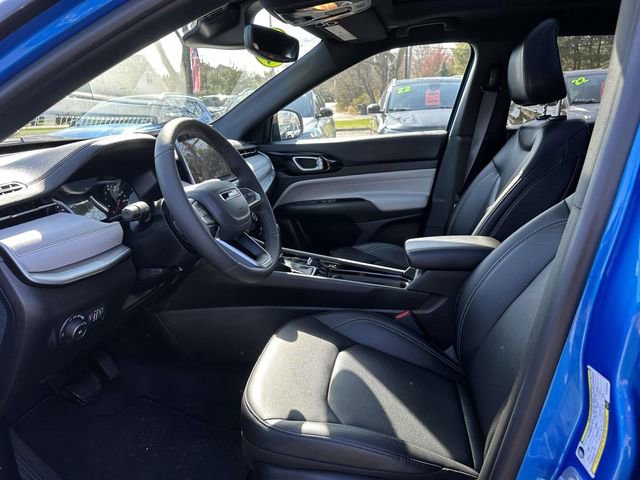 Used 2025 Jeep Compass Limited w/ Sun & Sound Group image 10