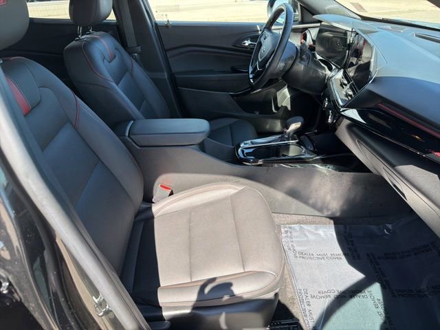Used 2024 Chevrolet Trax RS FWD image 36