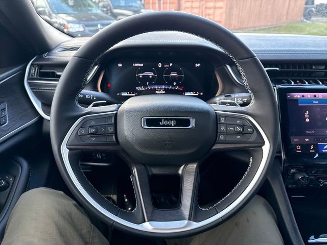 New 2025 Jeep Grand Cherokee L Limited w/ Black Appearance Package image 19
