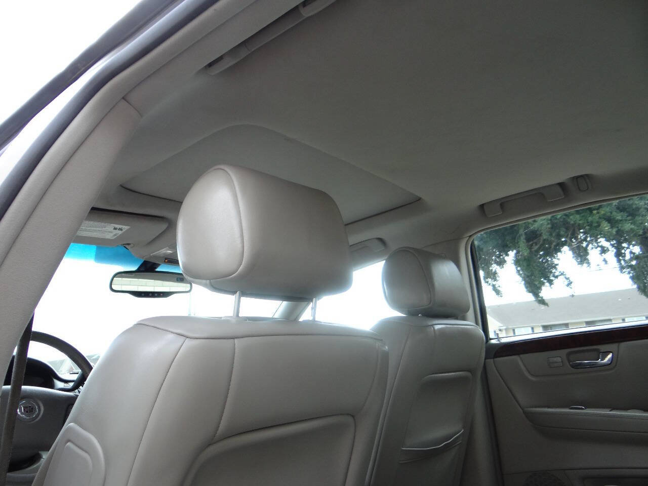 Used 2007 Cadillac DTS Luxury I w/ Sun And Sound Package FWD image 33