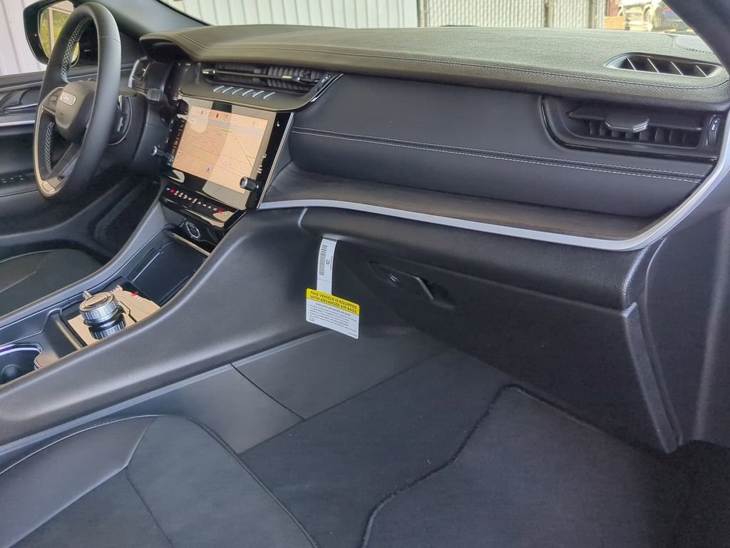 New 2026 Jeep Grand Cherokee Laredo image 21