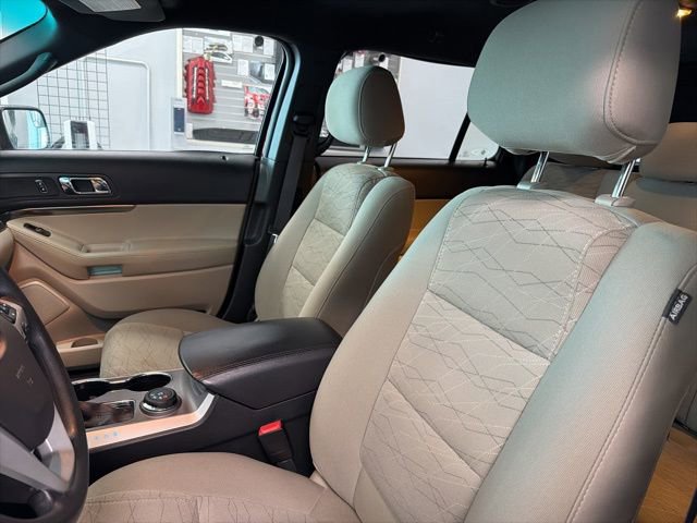 Used 2015 Ford Explorer Base image 17