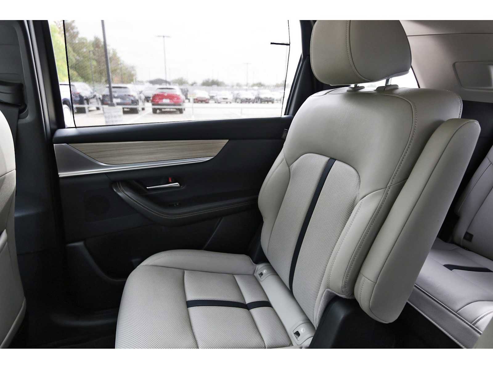 Used 2025 MAZDA CX-90 3.3 Turbo w/ Preferred Package image 9