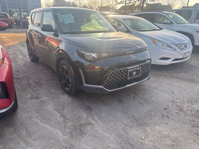 Used 2023 Kia Soul EX image 1