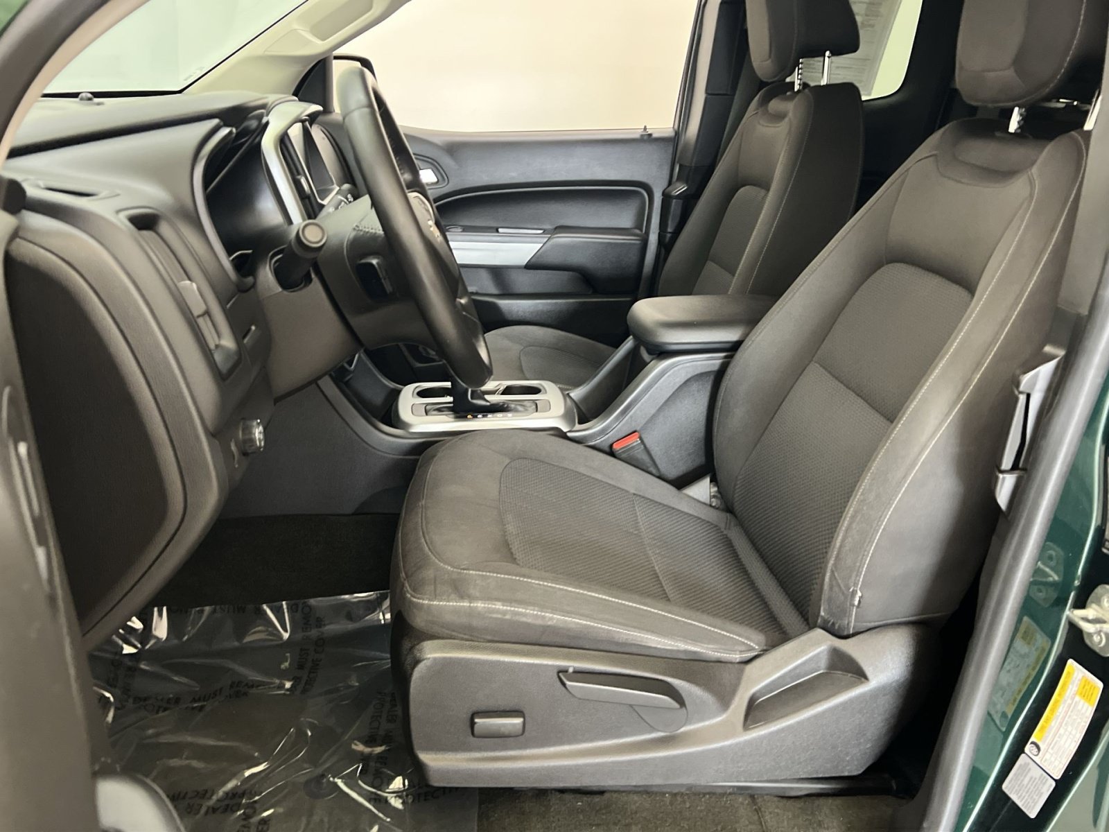 Used 2016 Chevrolet Colorado LT w/ LT Convenience Package RWD image 12