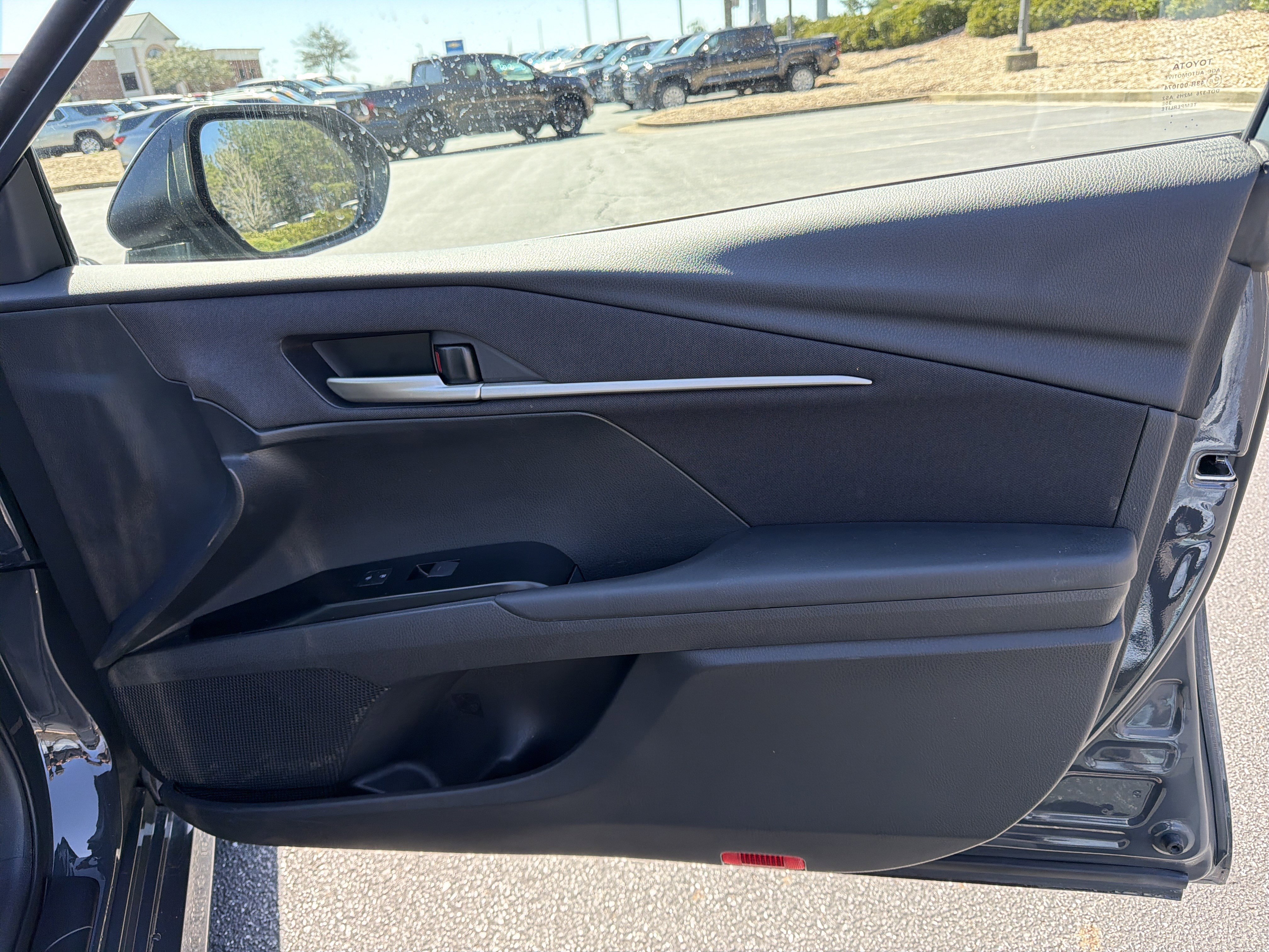 Used 2025 Toyota Camry LE image 14