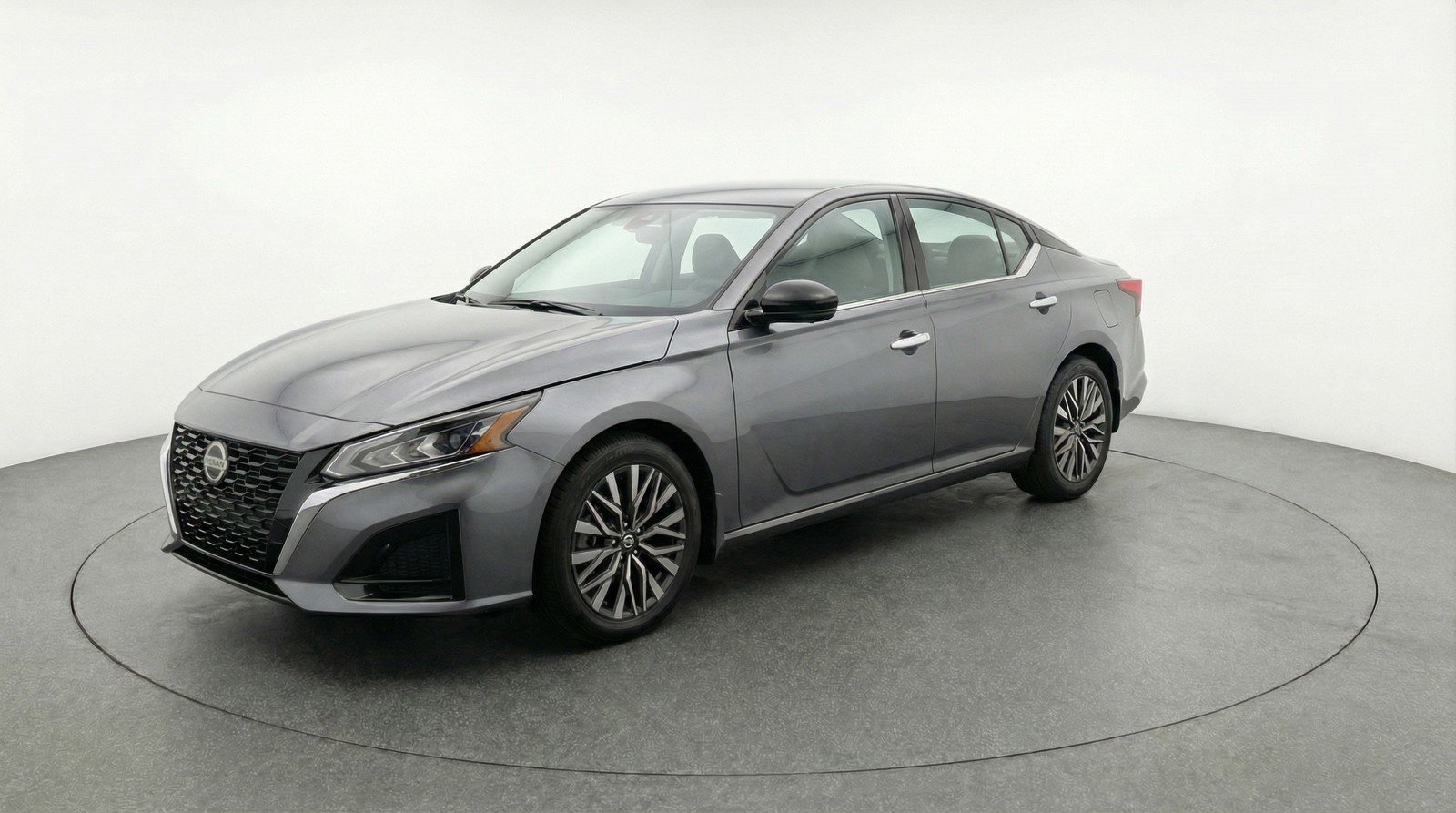 Used 2025 Nissan Altima 2.5 SV image 3