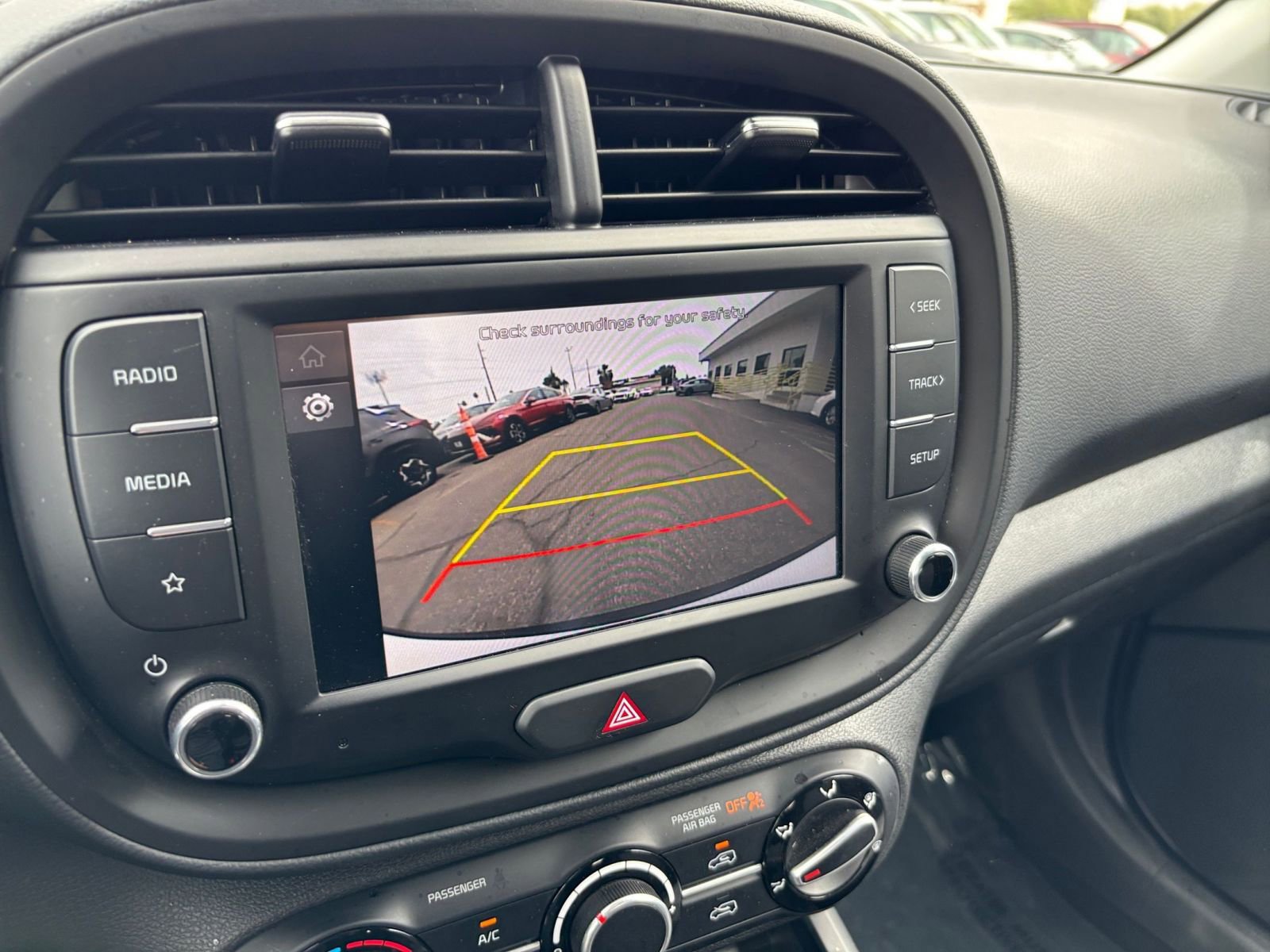 Used 2025 Kia Soul LX w/ LX Technology Package FWD image 22