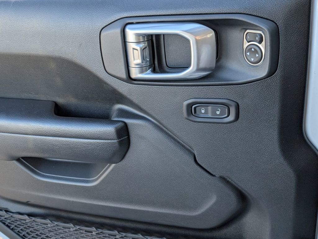 Used 2022 Jeep Gladiator Mojave w/ Trailer Tow Package image 29