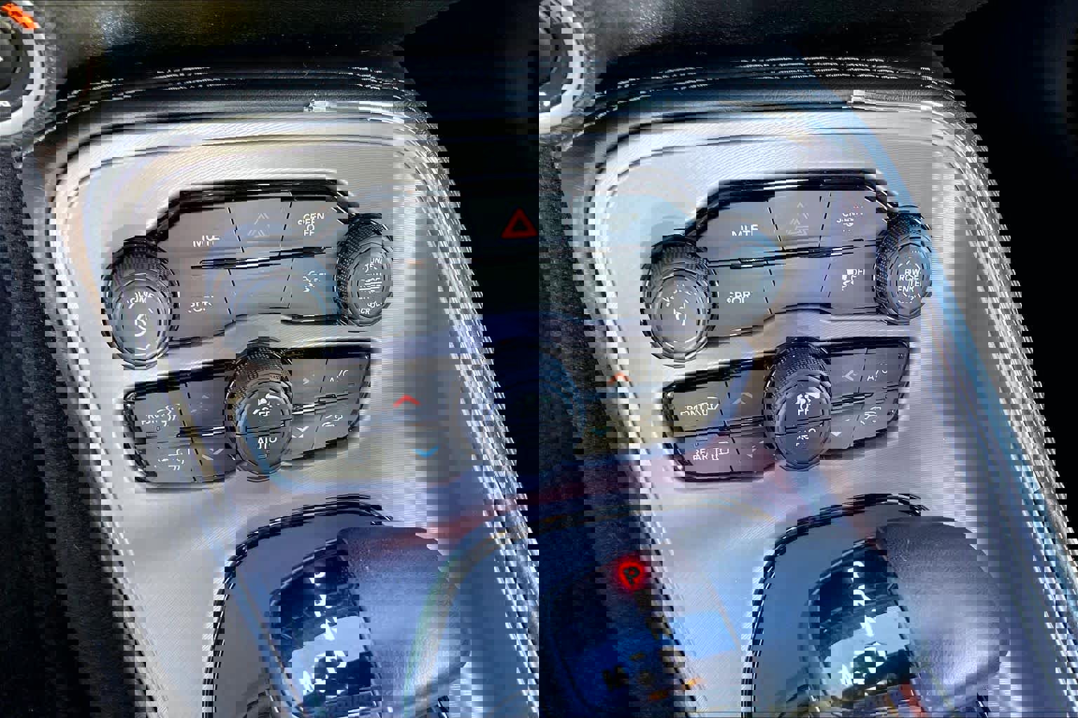 Used 2023 Dodge Challenger SXT image 31