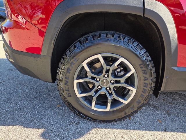 Used 2025 Chevrolet Equinox ACTIV w/ Safety and Technology Package image 24