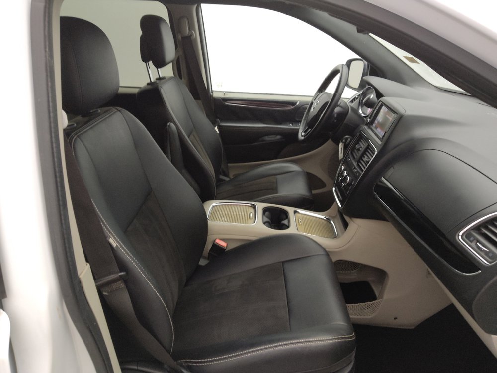 Used 2020 Dodge Grand Caravan SXT FWD image 21