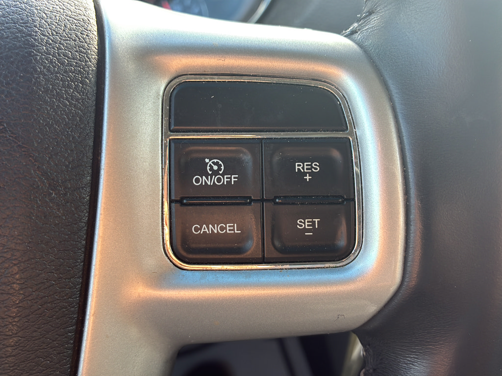 Used 2016 Chrysler Town & Country Touring w/ Trailer Tow Group FWD image 37