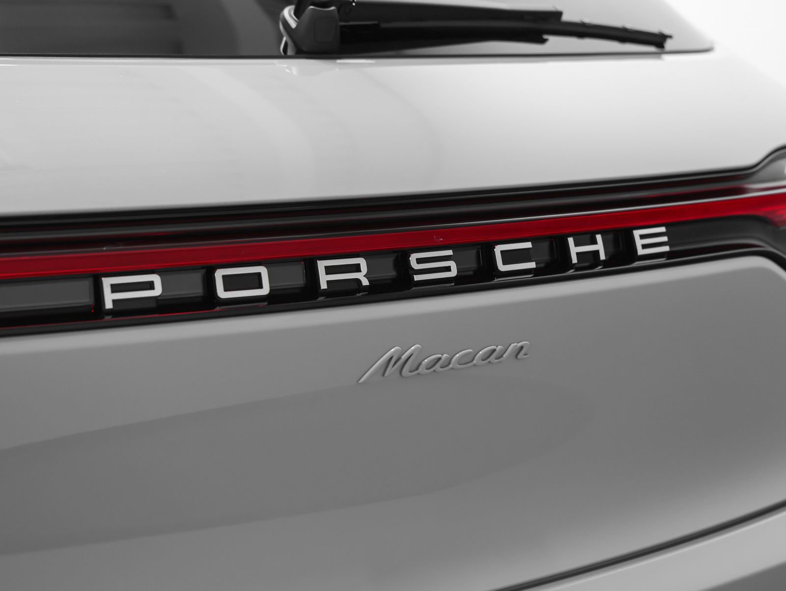 New 2026 Porsche Macan image 18
