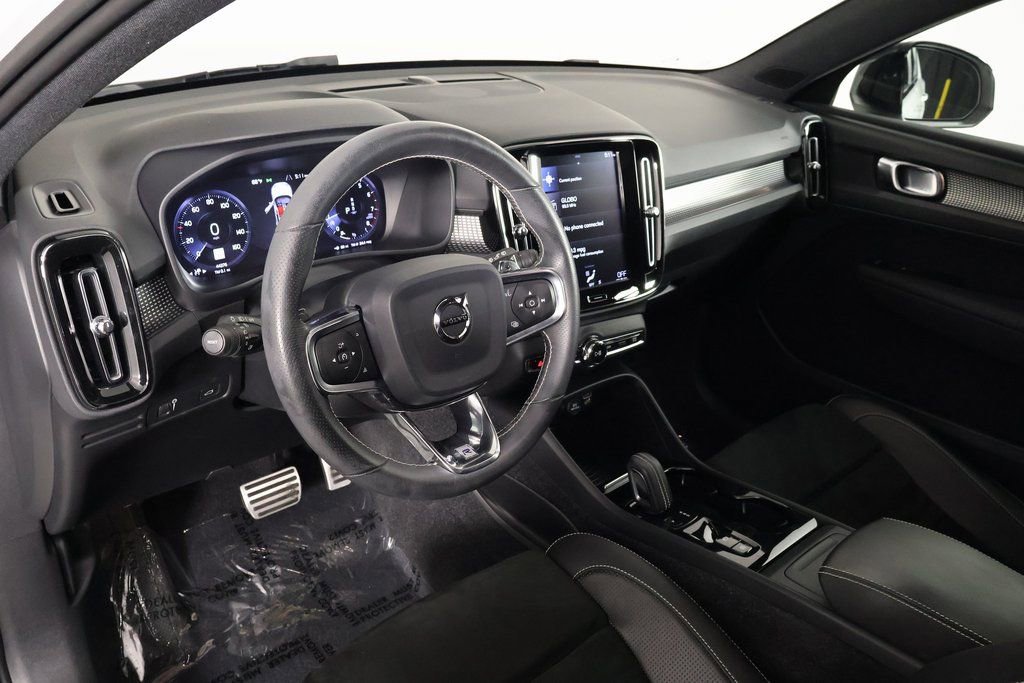 Used 2019 Volvo XC40 T5 R-Design image 7