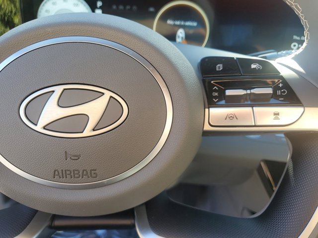 Certified 2025 Hyundai Elantra SEL w/ Cargo Package image 13