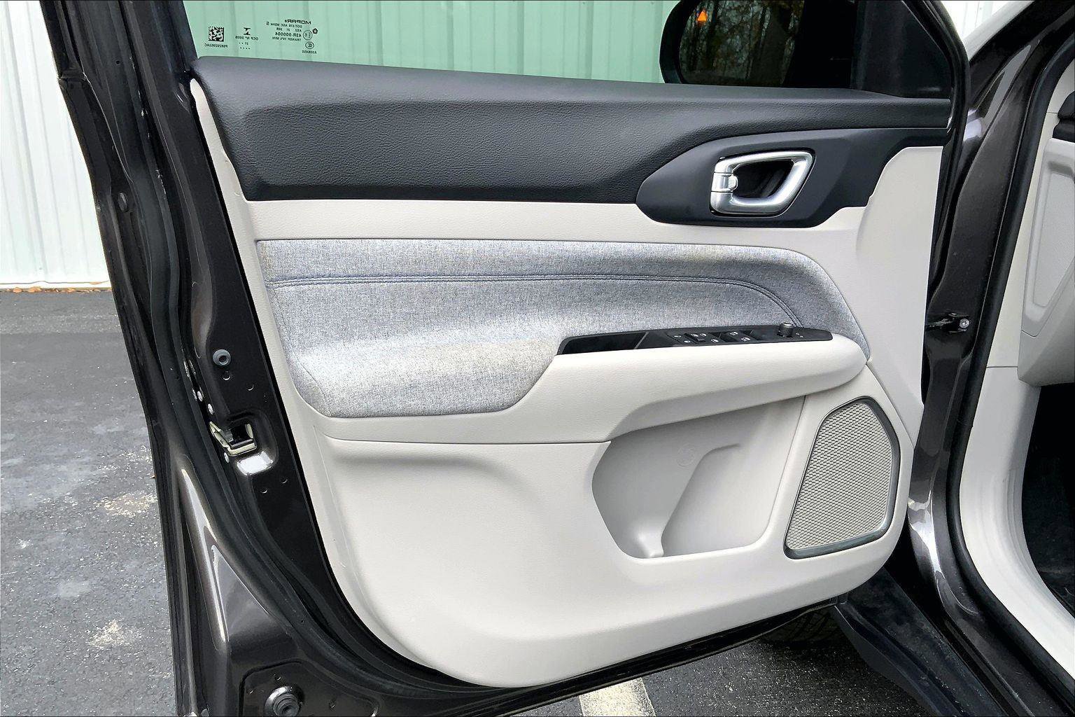 Used 2022 Jeep Compass Latitude image 21