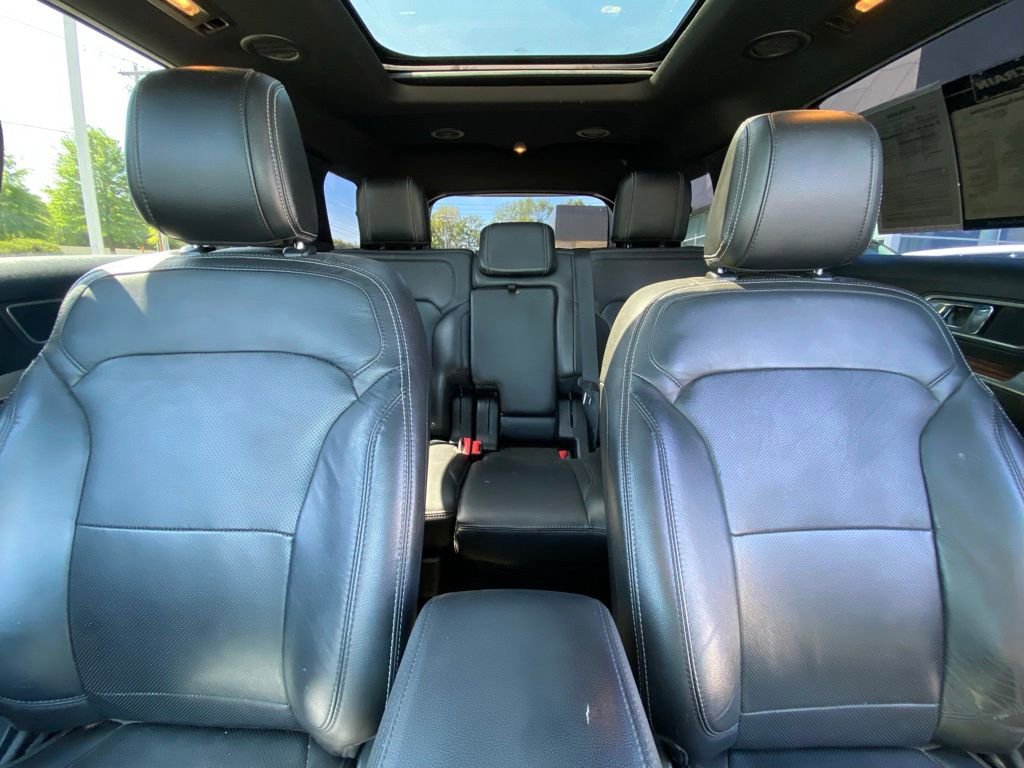 Used 2018 Ford Explorer Limited w/ Equipment Group 301A AWD/4WD image 31
