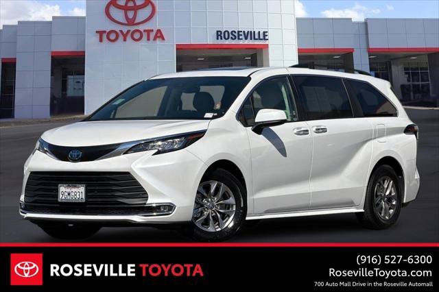 Certified 2023 Toyota Sienna XLE FWD image 1