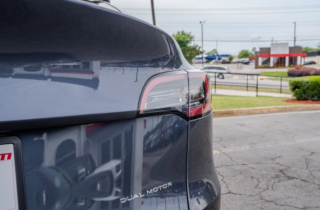 Used 2023 Tesla Model Y Long Range AWD/4WD image 27