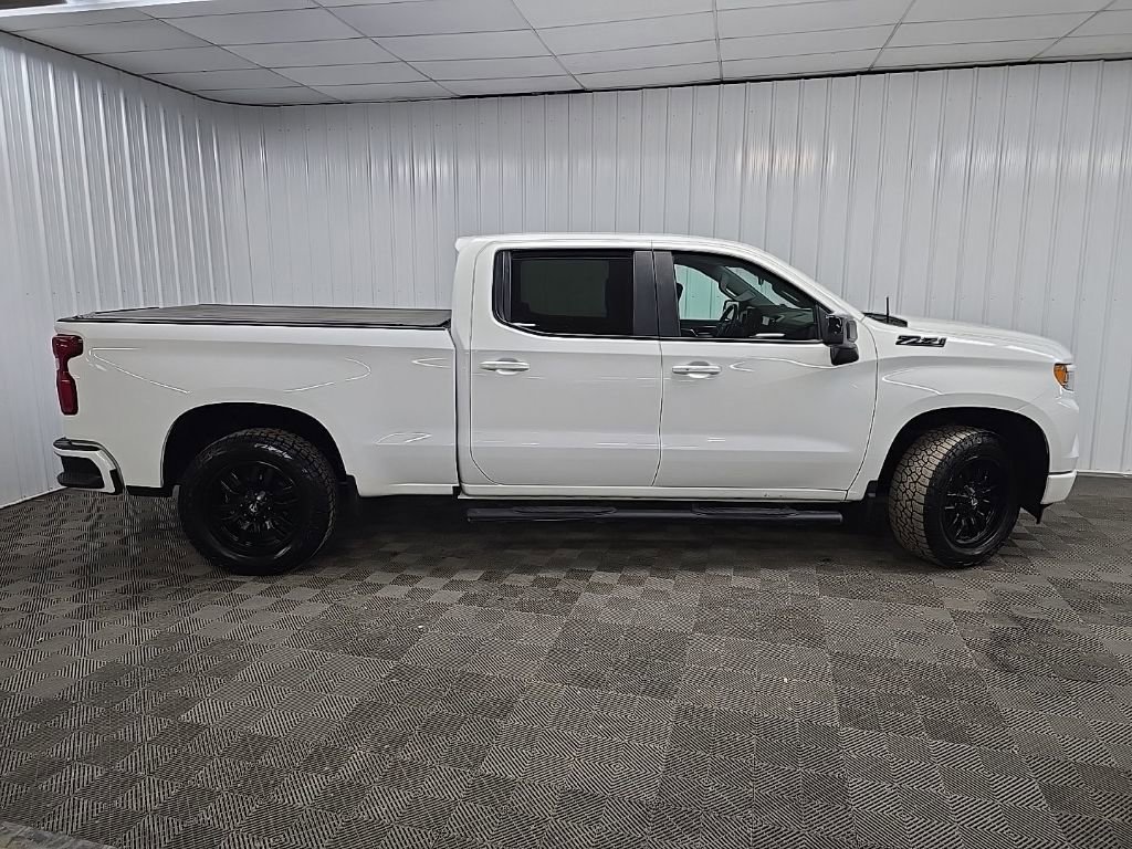 Used 2023 Chevrolet Silverado 1500 RST image 2