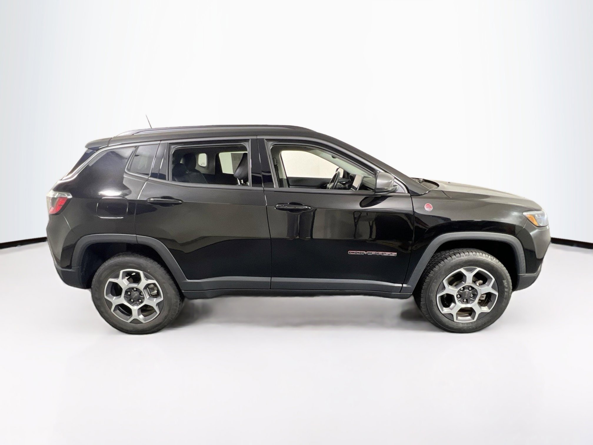 Used 2022 Jeep Compass Trailhawk w/ Trailhawk Convenience Group image 4