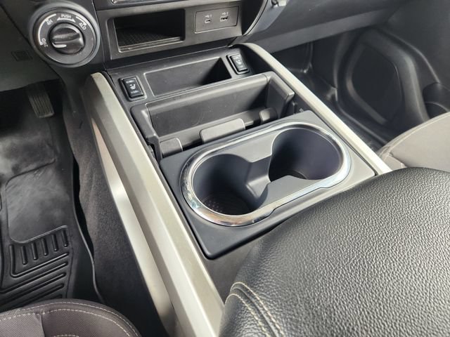Used 2024 Nissan Titan SV w/ SV Convenience Package AWD/4WD image 23