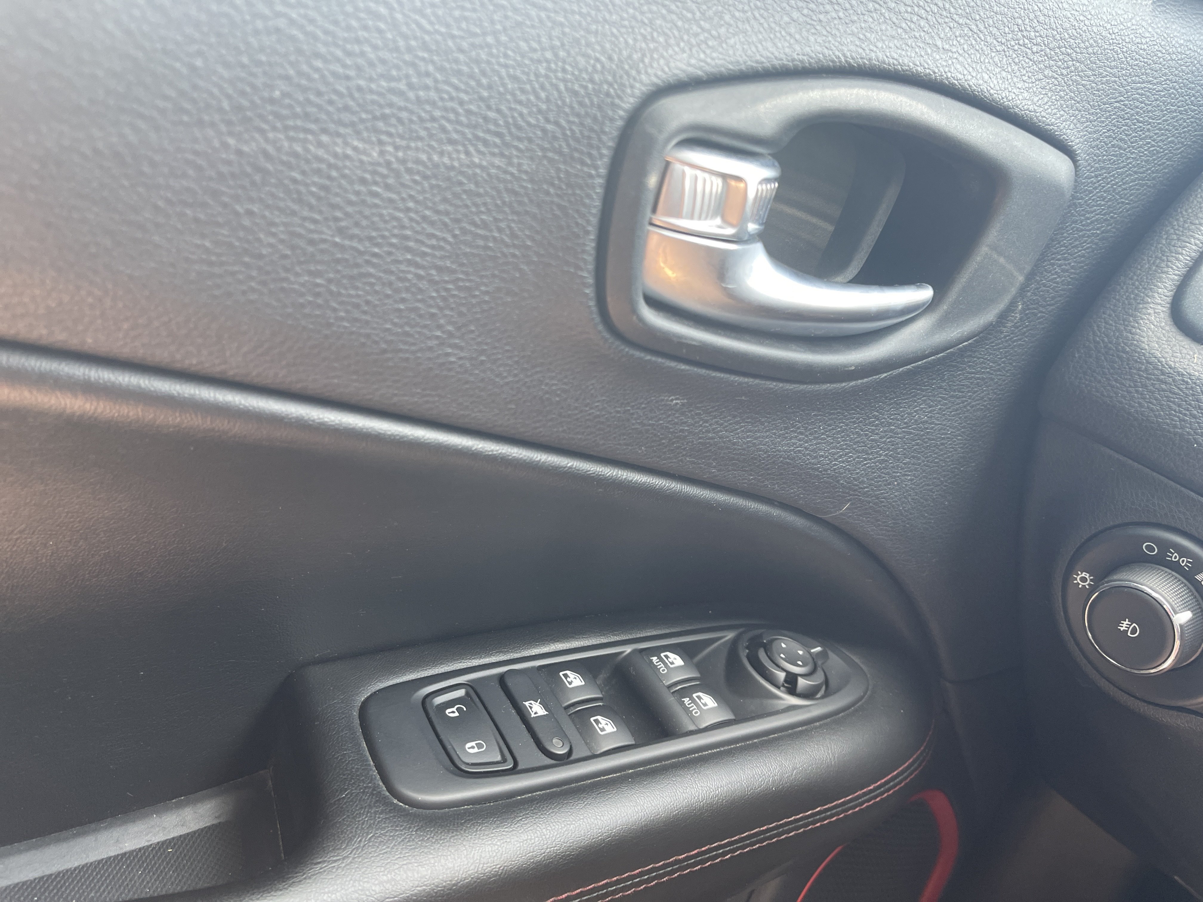 Used 2021 Jeep Compass Trailhawk AWD/4WD image 21