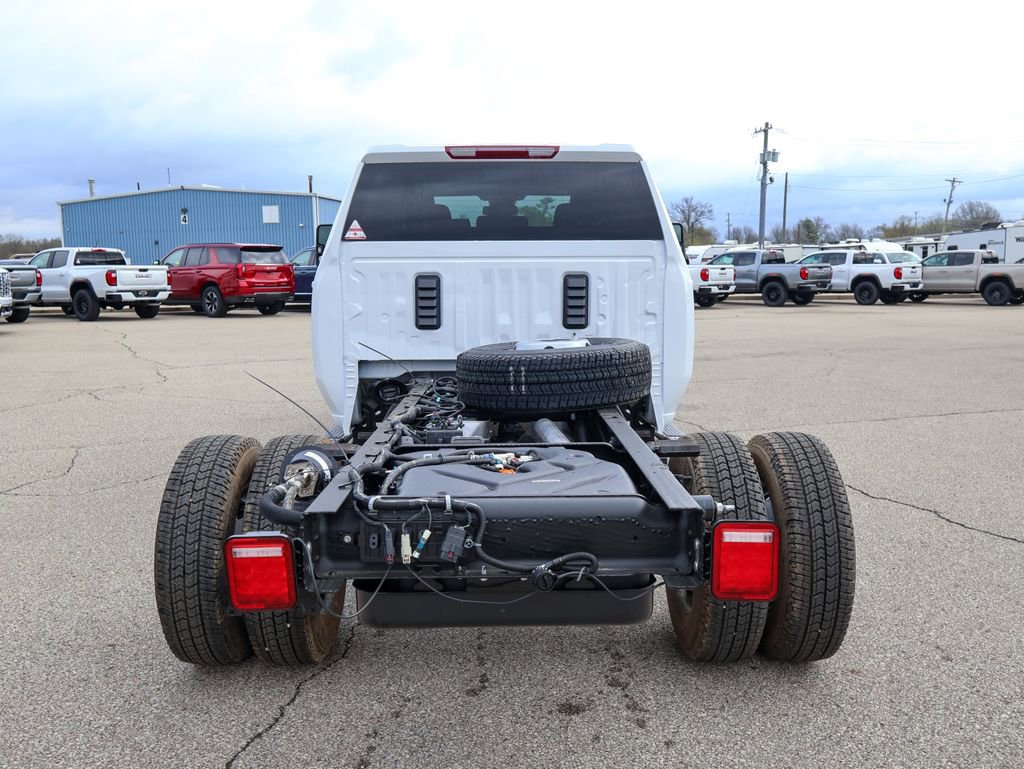 New 2026 GMC Sierra 3500 SLE image 4
