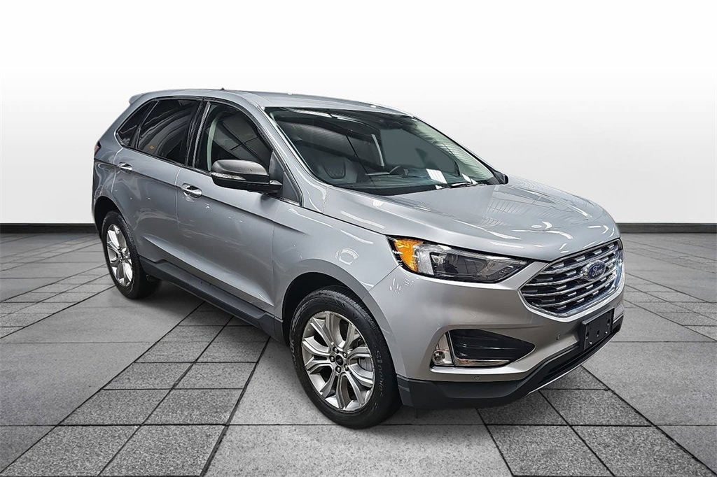 Used 2024 Ford Edge Titanium image 3