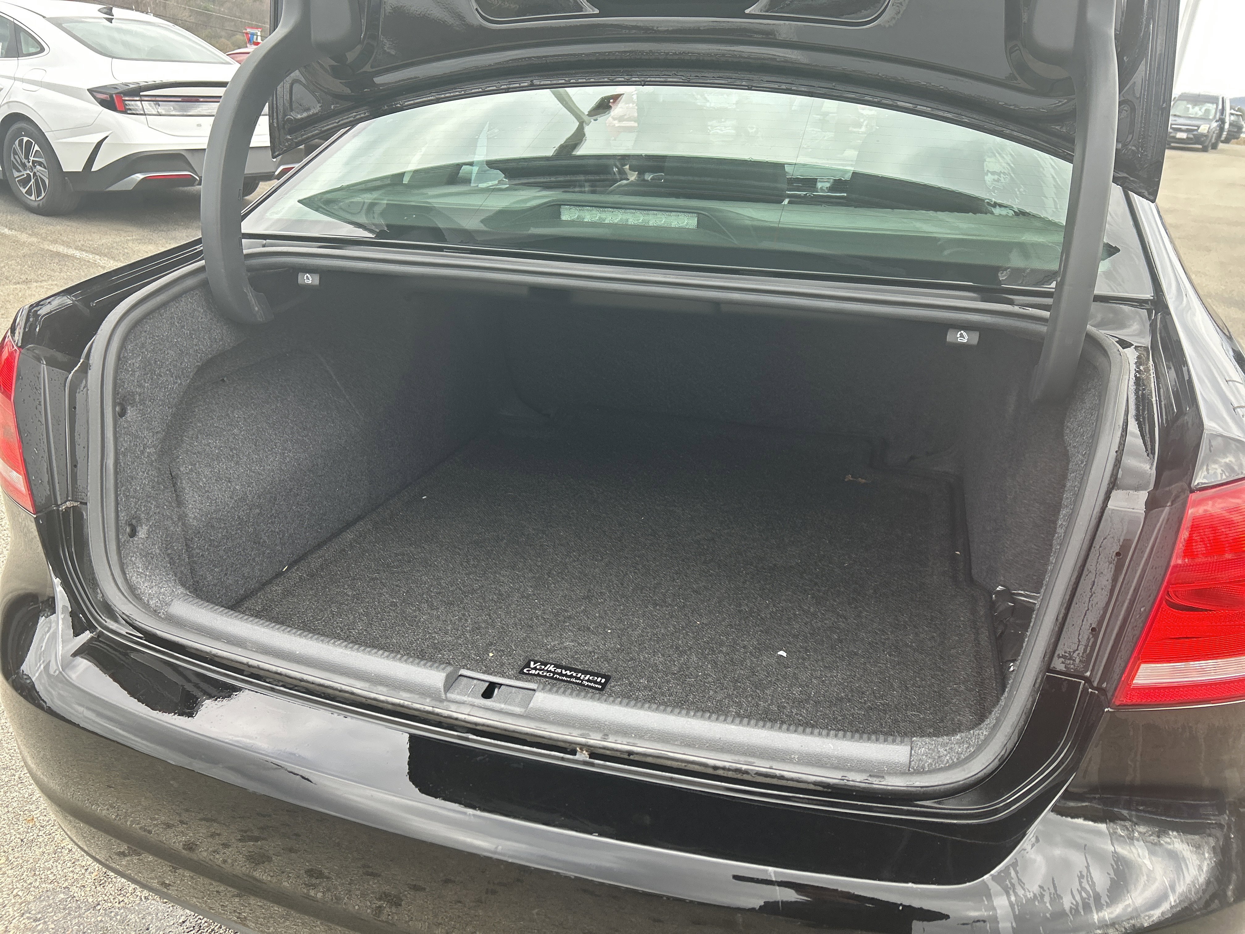 Used 2013 Volkswagen Passat 3.6 SE image 34