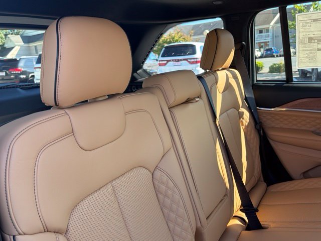 New 2027 Jeep Grand Cherokee Summit AWD/4WD image 31