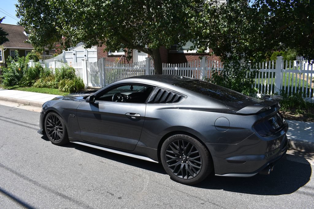 Used 2019 Ford Mustang GT w/ GT Performance Package RWD image 8