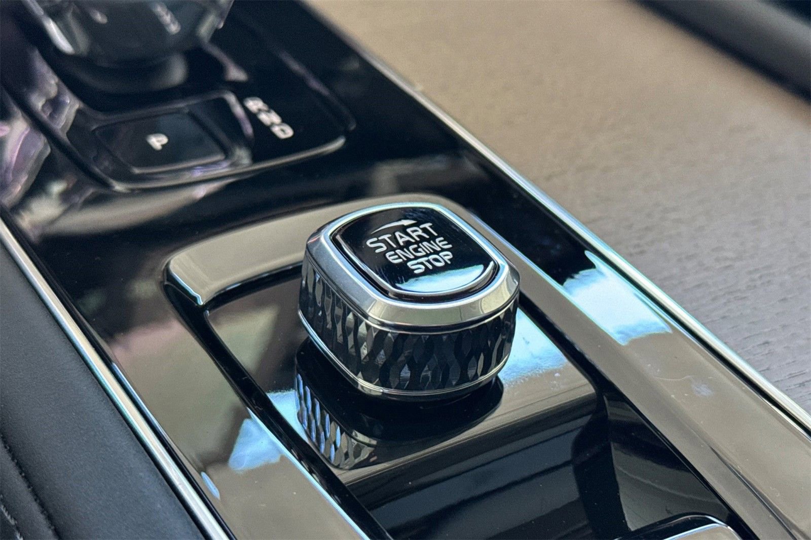 New 2026 Volvo XC90 B6 Core w/ Protection Package image 23