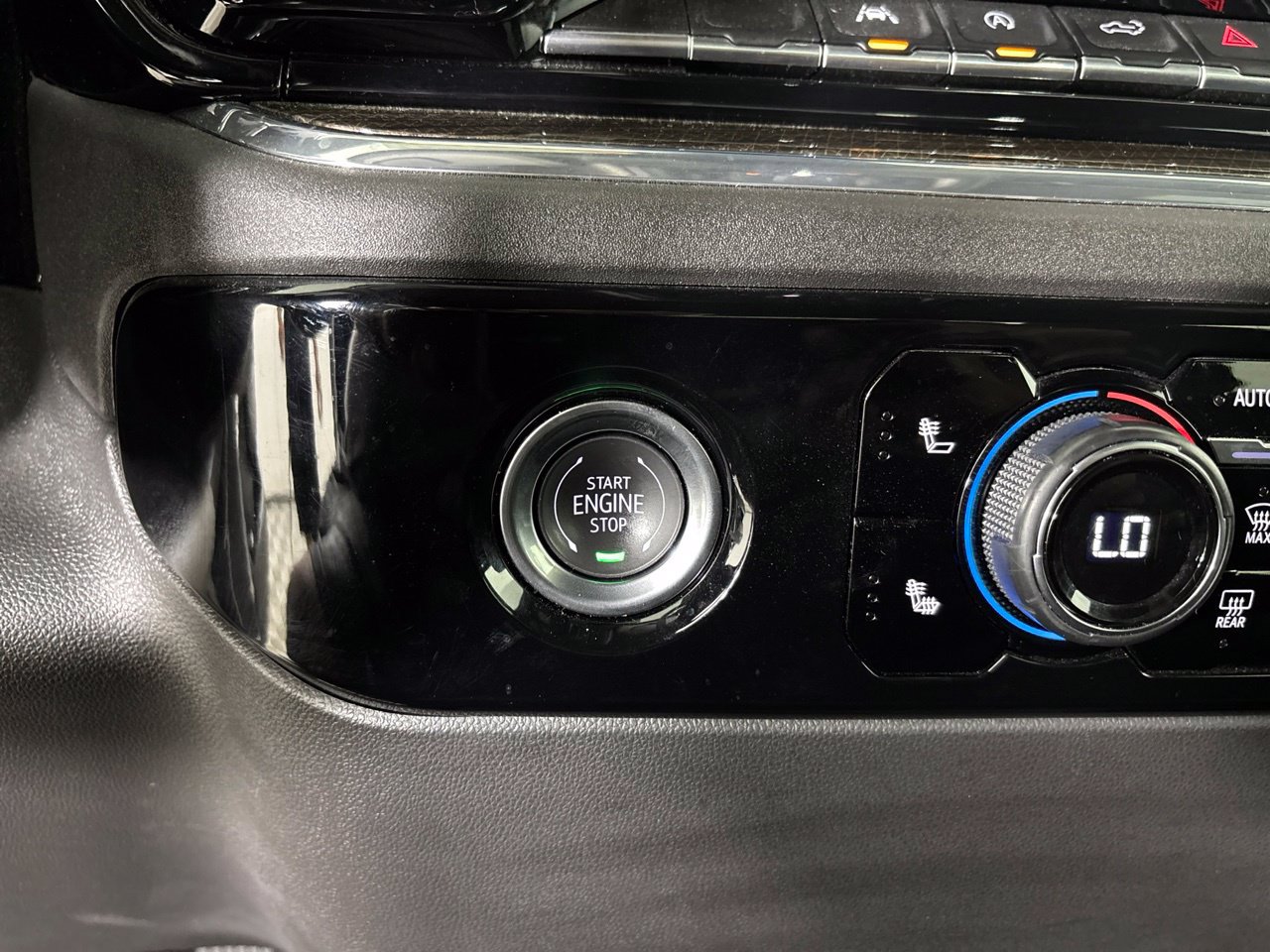 Used 2024 Chevrolet Silverado 1500 LT AWD/4WD image 21