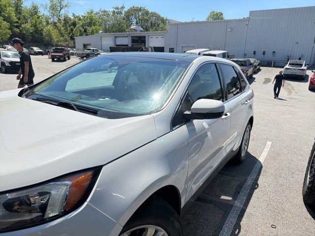 Used 2020 Ford Edge SEL w/ Convenience Package FWD image 4
